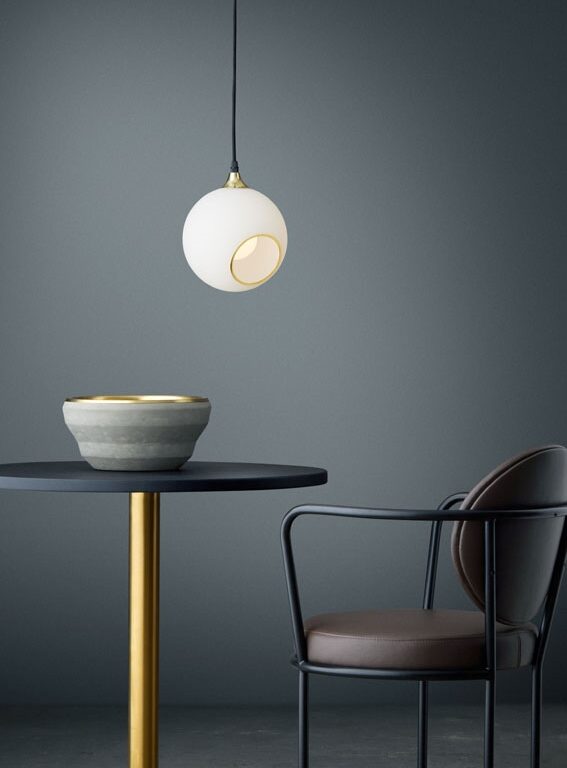 Ballroom pendel, white snow