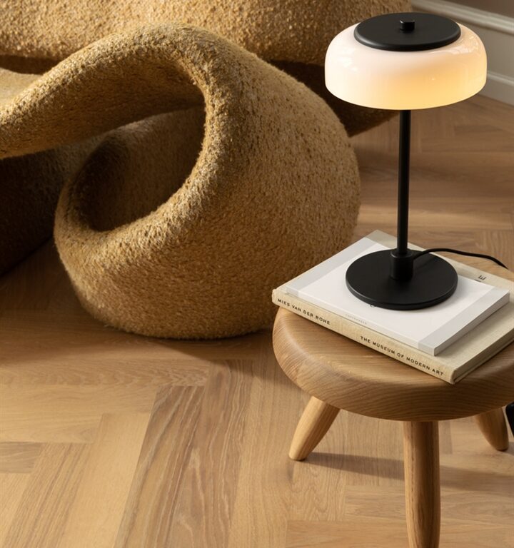 Blossi bordlampe small, sort/opal