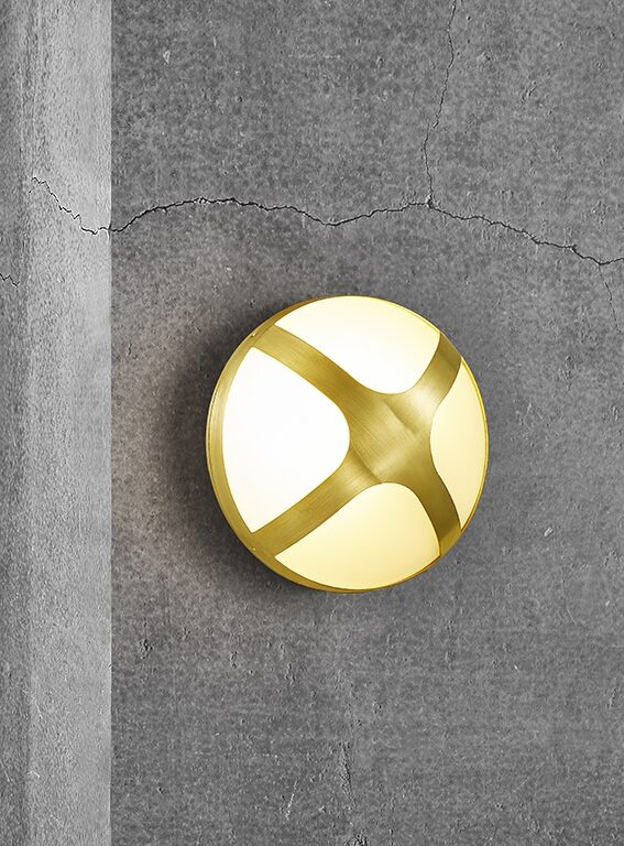 Cross 20 udendørs væglampe, messing