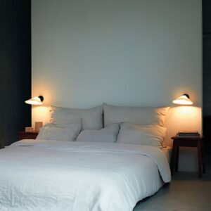 DCW éditions Plume Sort/Polycarbonat (m. afbryder) Væglampe