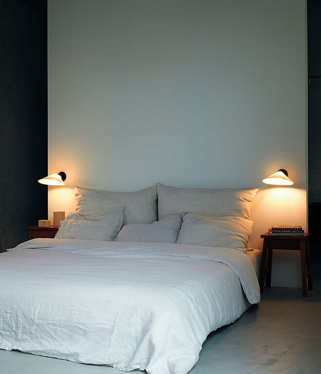 Plume væglampe m. afbryder, sort/polycarbonat