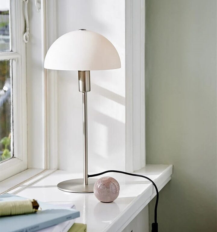 Ellen 20 bordlampe, børstet stål/opal