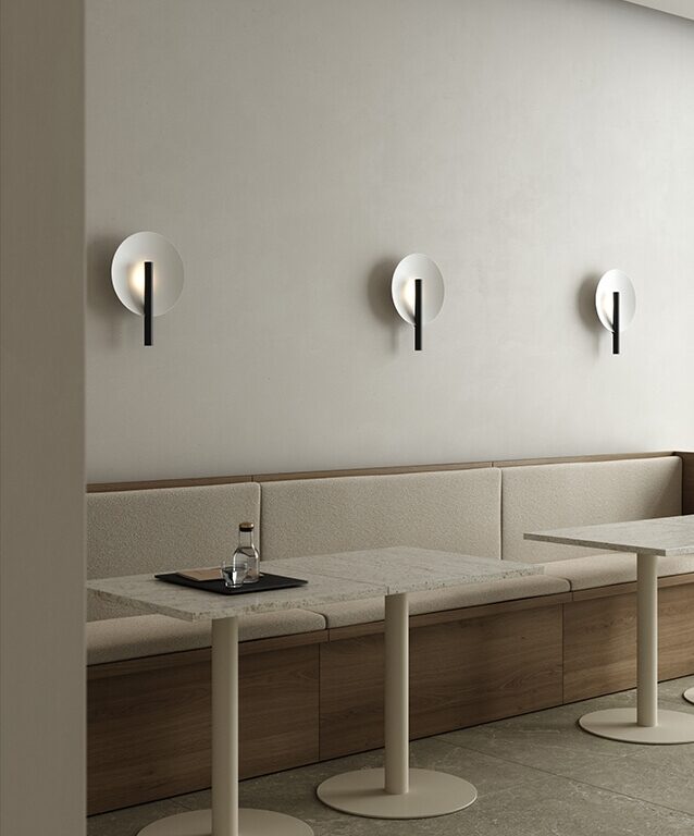 Furiko væglampe, sort