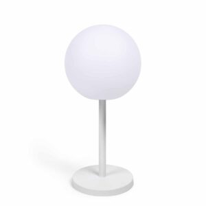 KAVE HOME Dinesh bordlampe, ledningsfri - hvid polyethylen og hvid stål (Ø30)