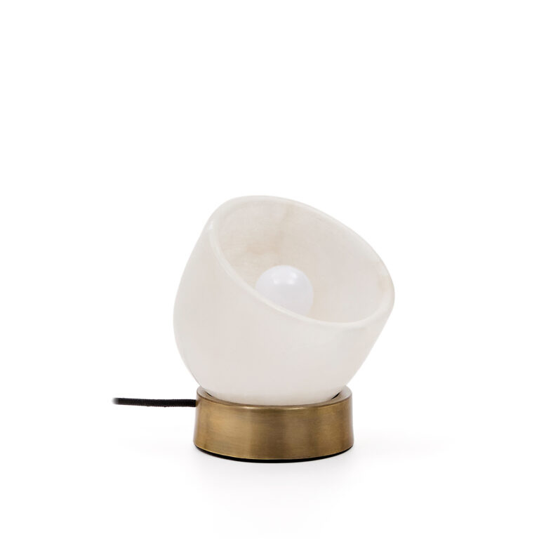 KAVE HOME Shenli bordlampe - alabast og metal med messingfinish