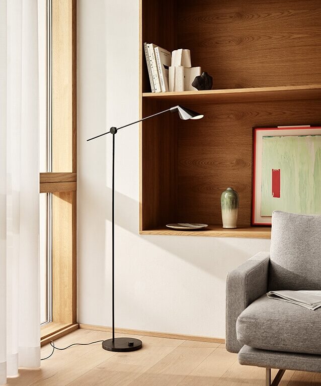 MS011 gulvlampe, sort PVD