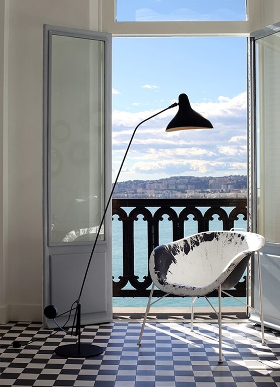 Mantis BS1 B gulvlampe, sort