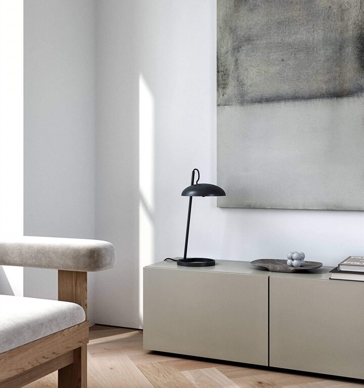 Design for the People Versale Sort Bordlampe